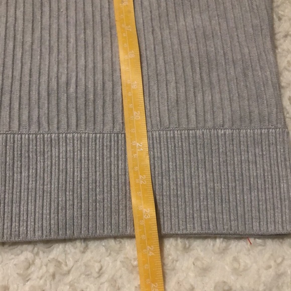 Tahari pullover gray turtle neck sweater small - Picture 5 of 8